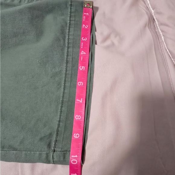 Bandolino Men's Olive Shorts - Picture 10 of 13